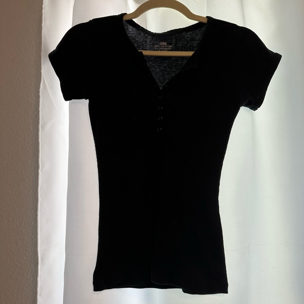Contour Tee